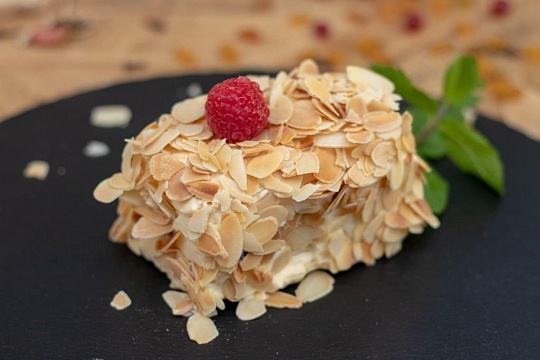 Воздушный мильфей с лесными ягодами